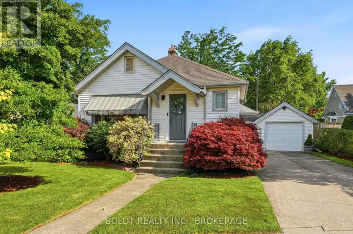 9 WOODGATE AVENUE, St. Catharines (Old Glenridge), Ontario L2R3V3