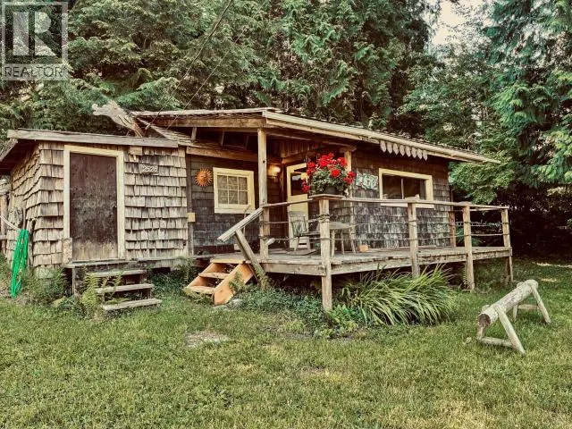 2520 JENKINSON ROAD, Powell River, British Columbia V8A0N2