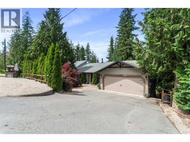 2593 Centennial Drive, Blind Bay, British Columbia V0E1H1