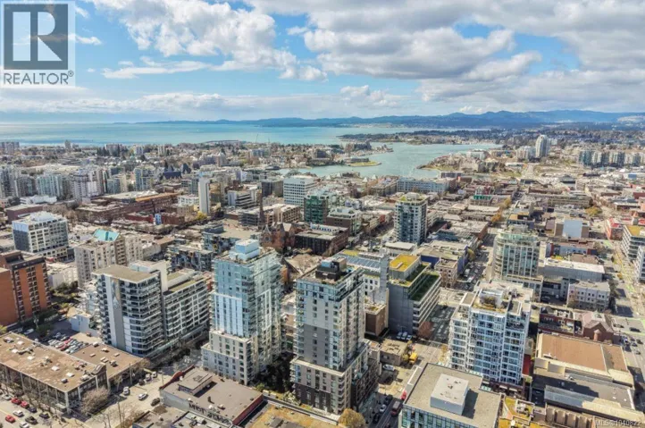401 845 Johnson St, Victoria, British Columbia V8W0G3