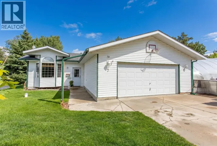 25, 41124 Range Road 282, Rural Lacombe County, Alberta T4L2N3