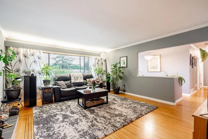 12528 PINEWOOD CRESCENT, Surrey, British Columbia V3V2L5