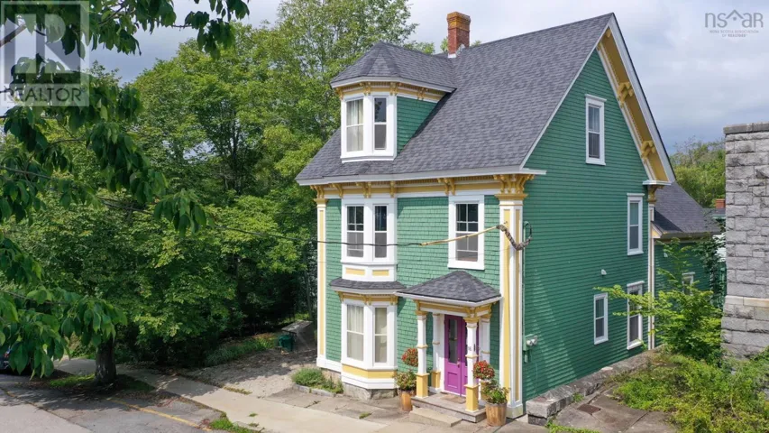 16 John Street, Shelburne, Nova Scotia B0T1W0