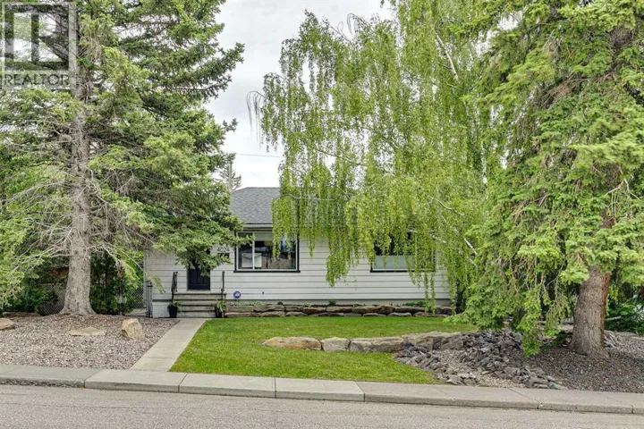 4024 Grove Hill Road SW, Calgary, Alberta T3E4E6