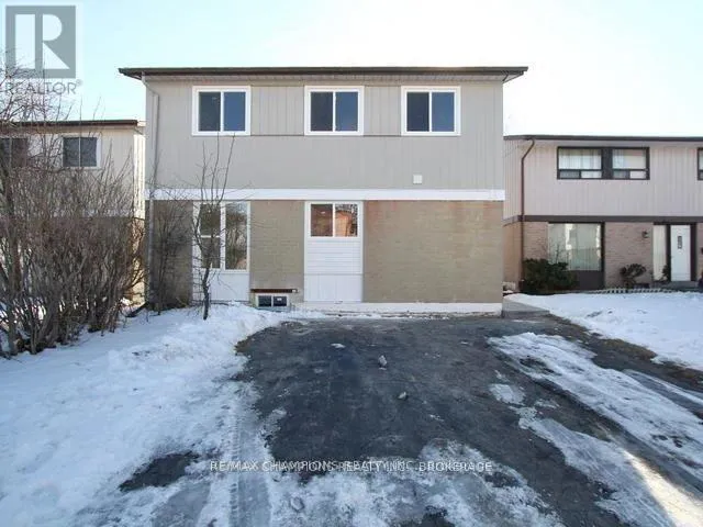 11 GOLDEN GATE DRIVE, Brampton (Northgate), Ontario L6S2K4