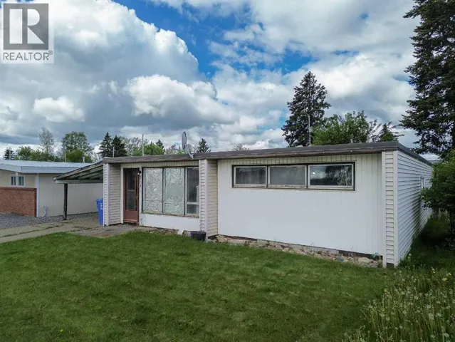 5104 47 Street, Rocky Mountain House, Alberta T4T1M4