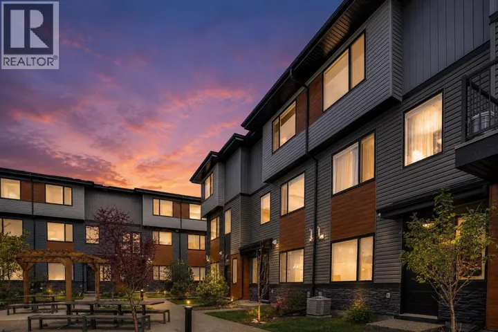 104 Corner Glen Circle NE, Calgary, Alberta T3N2E2