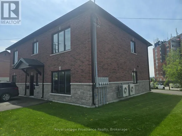 3 - 15 BAY STREET, Quinte West (Trenton Ward), Ontario K8V1H2