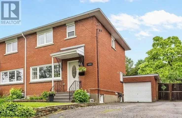 1215 EMPEROR AVENUE, Ottawa, Ontario K1Z8C3