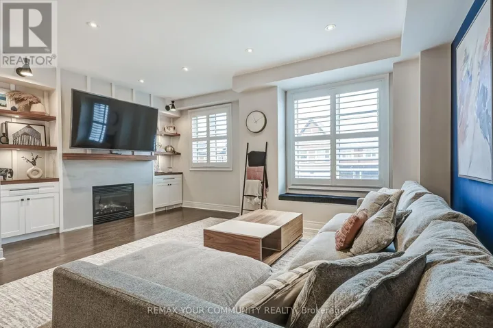 22 LOWTHER AVENUE, Richmond Hill (Oak Ridges), Ontario L4E2Z7
