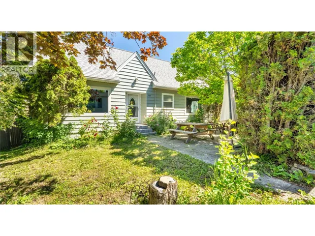 702 IBBITSON Street, Creston, British Columbia V0B1G4