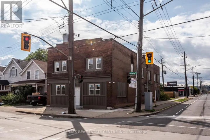 E - 104 BEACH ROAD, Hamilton (Crown Point), Ontario L8L3Z9