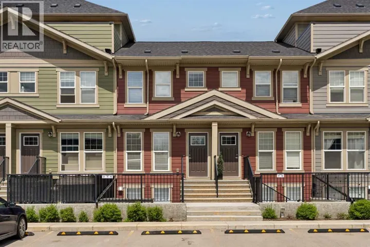 469 Cranbrook Square SE, Calgary, Alberta T3M3E3