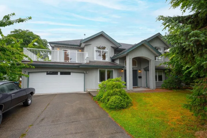 Upper 8546 164 STREET, Surrey, British Columbia V4N1E5
