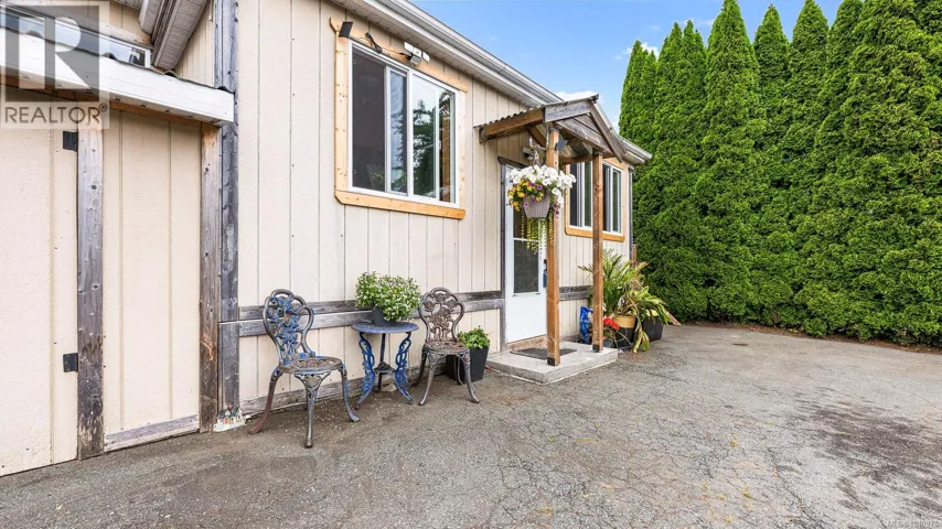 4931 Island Hwy N, Courtenay, British Columbia V9N5Z2