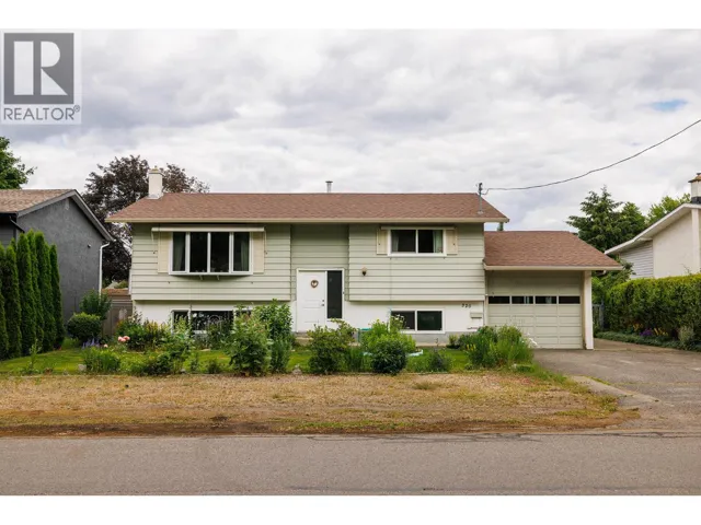 320 Sumac Road E, Kelowna, British Columbia V1X5Y2