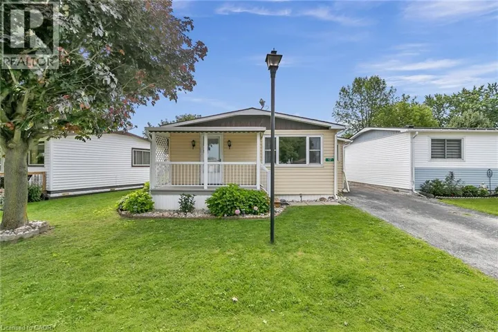 17 FAIRVIEW Crescent, Listowel, Ontario N4W3G8