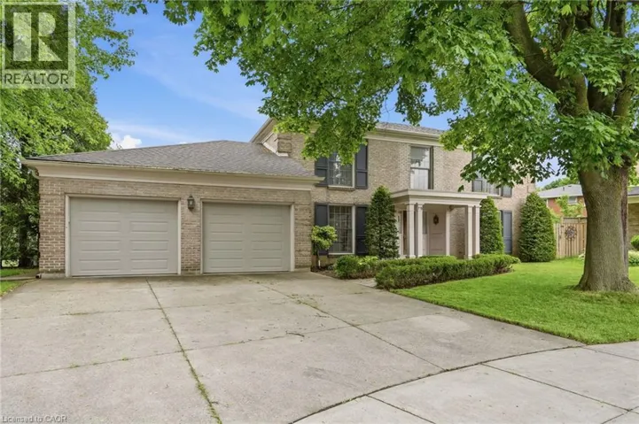19 VERDUN Court, Hamilton, Ontario L9C5W9
