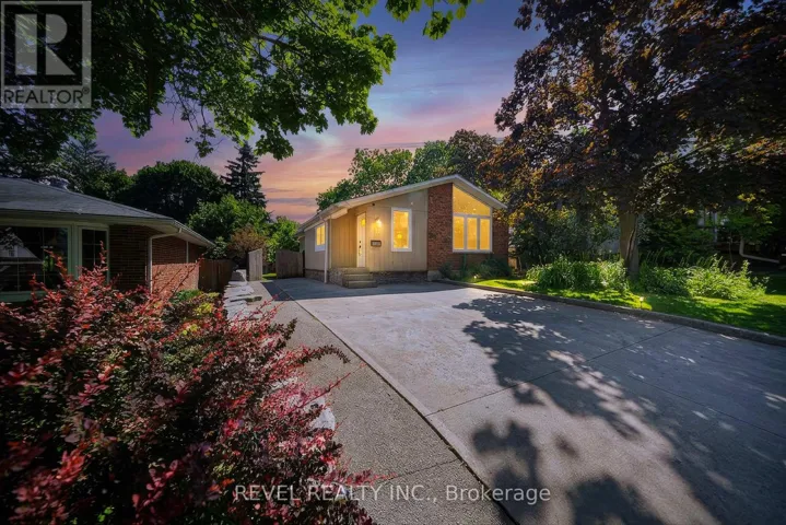 17 FLYNN AVENUE, Cambridge, Ontario N3C2T8