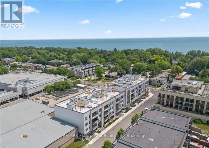 303 - 123 MAURICE DRIVE, Oakville (CO Central), Ontario L6K2W6