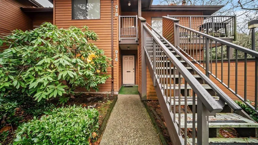 916 10620 150 STREET, Surrey, British Columbia V3R7S1