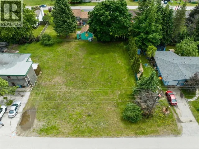 113 Motel Avenue, Salmo, British Columbia V0G1Z0