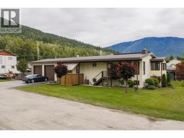 108 Ford Street, Revelstoke, British Columbia V0E2S0