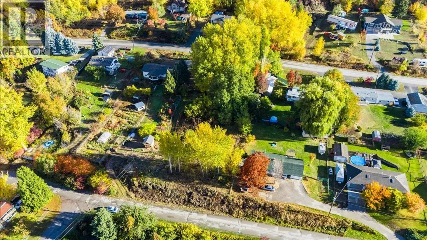 2073 Raspberry Road, Robson, British Columbia V0G1X0