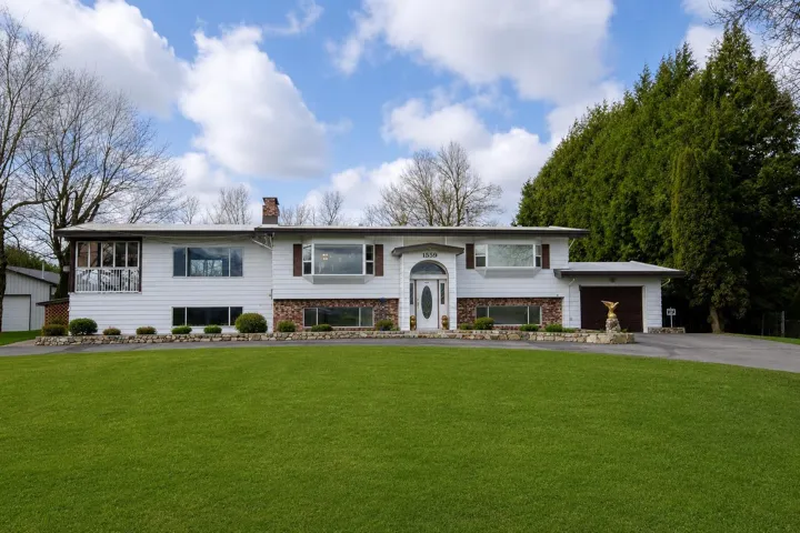 1559 WHATCOM ROAD, Abbotsford, British Columbia V3G1Y9