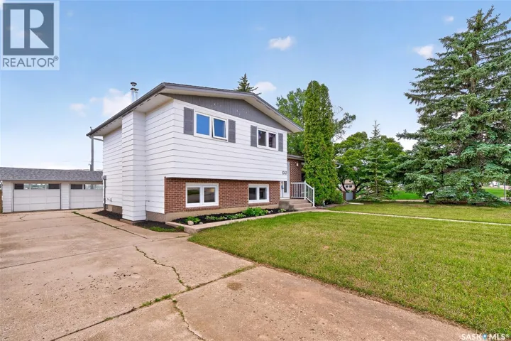 1343 Stadacona STREET W, Moose Jaw, Saskatchewan S6H6L4
