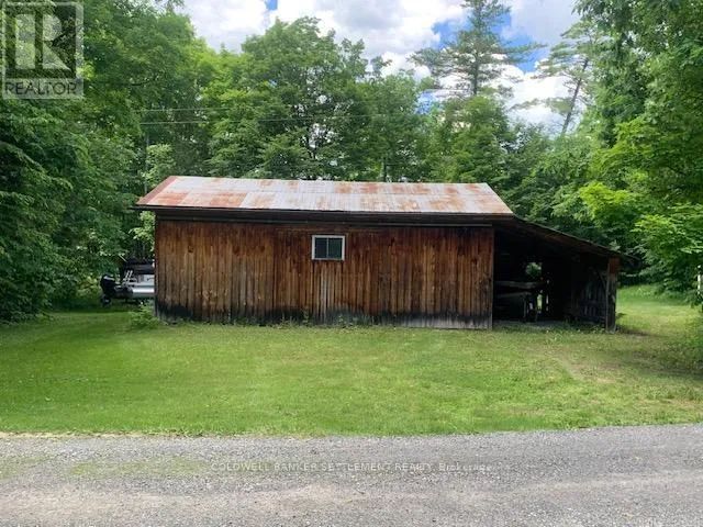 306 HANNA ROAD, Tay Valley, Ontario K0H2B0
