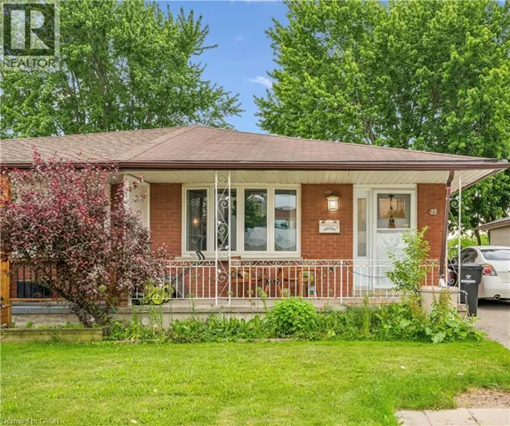 35 VICMOUNT Drive, Kitchener, Ontario N2M2A2
