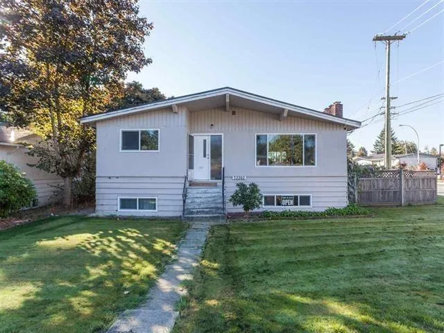 32202 HILLCREST AVENUE, Abbotsford, British Columbia V2T1S6