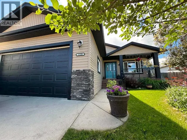 1220 21 Street, Bowden, Alberta T0M0K0