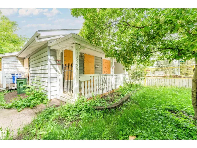 11944 68 ST NW, Edmonton, Alberta T5B1P7