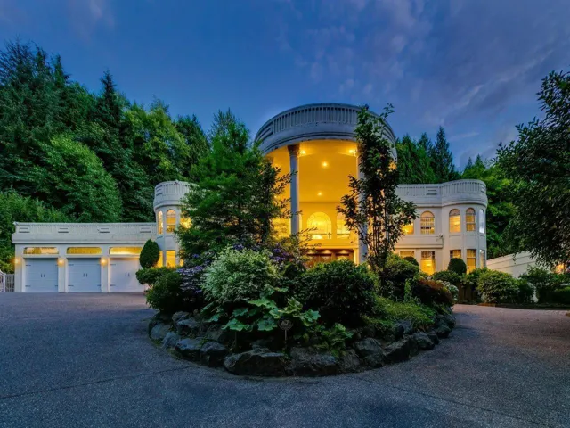 13828 CRESCENT ROAD, Surrey, British Columbia V4P1K8