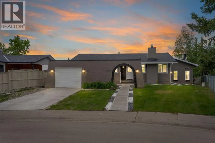 2930 Oakmoor Crescent SW, Calgary, Alberta T2V3Z7