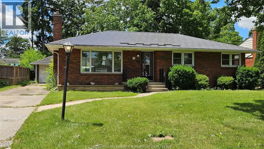2721 VIRGINIA PARK AVENUE, Windsor, Ontario N9E2B5