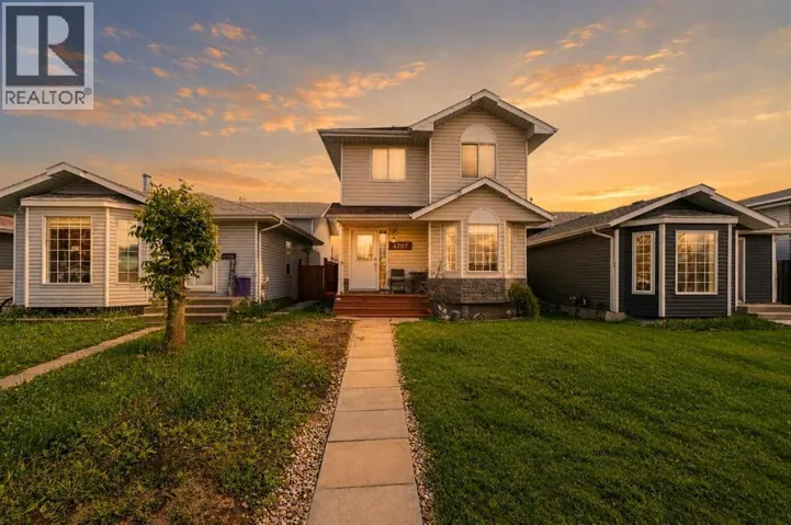 4707 44 Street, Sylvan Lake, Alberta T4S1N5