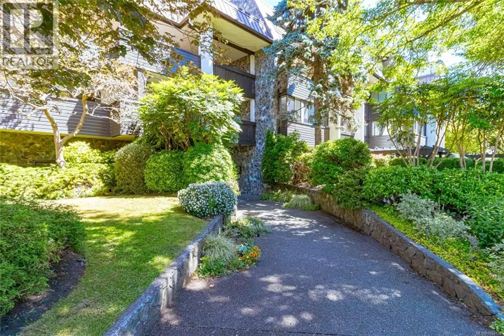306 1120 Fairfield Rd, Victoria, British Columbia V8V3A7
