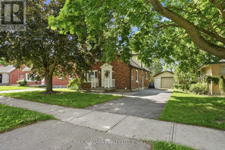 179 MURDOCK AVENUE, Waterloo, Ontario N2J2M4