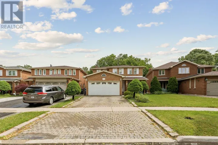 102 CORONATION CIRCLE S, Brampton (Heart Lake West), Ontario L6Z4A7