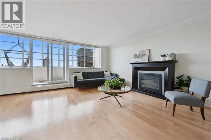 65 WESTMOUNT Road N Unit# 910, Waterloo, Ontario N2L5G6