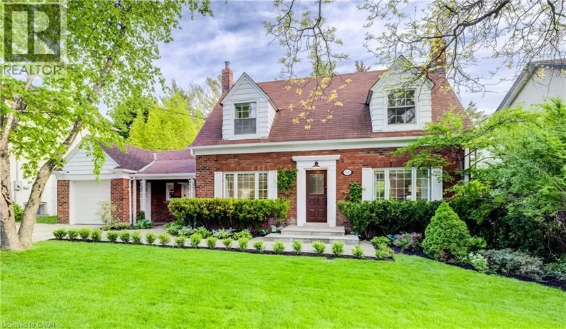 560 BLYTHWOOD Road, North York, Ontario M4N1B5