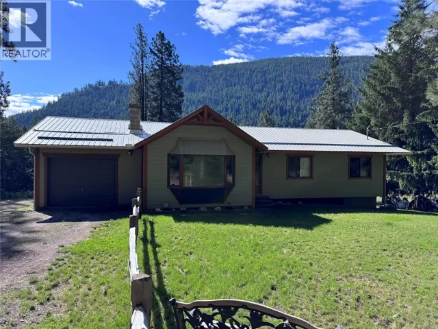 725 3 Highway, Cascade, British Columbia V0H1E0