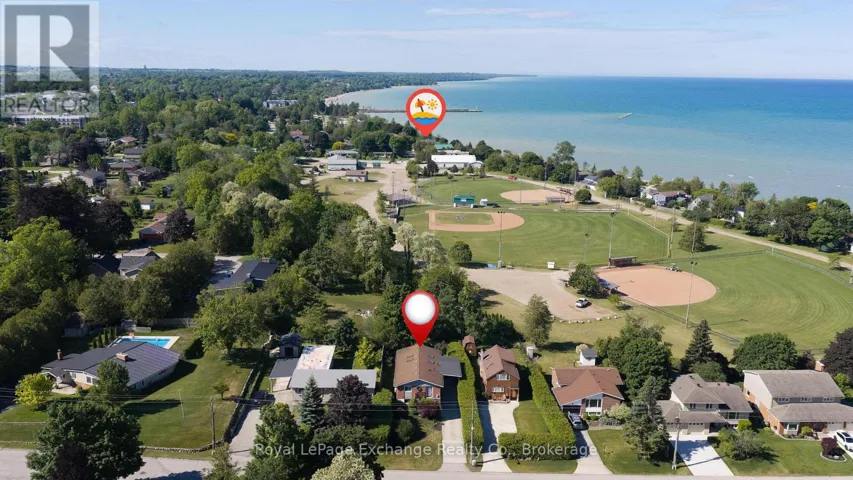136 KINGSWAY STREET, Kincardine, Ontario N2Z1B6
