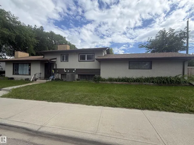 5303 119 AV NW, Edmonton, Alberta T5W1H8