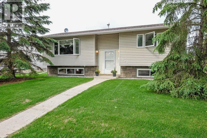 6606 44 Avenue, Camrose, Alberta T4V2T9