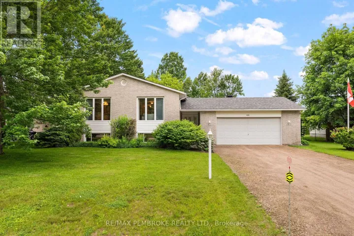 44 RAVENWOOD CRESCENT, Petawawa, Ontario K8H3N1