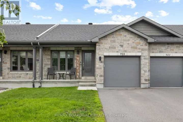 923 LEISHMAN DRIVE, Mississippi Mills, Ontario K0A1A0